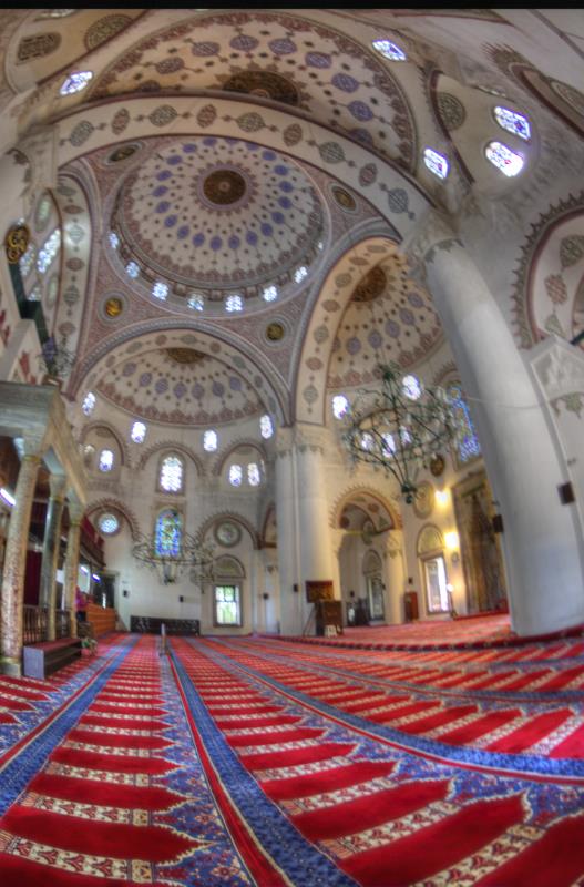 Annesi 1558 yılında öldükten sonra babasına annesinin oynadığı danışmanlık rolünü oynadı.