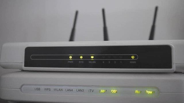 Cep telefonu ve radyo dalgalarından tek farkı ise 12 cm uzunluğunda olan wifi dalgalarının diğerlerinden daha kısa olması.