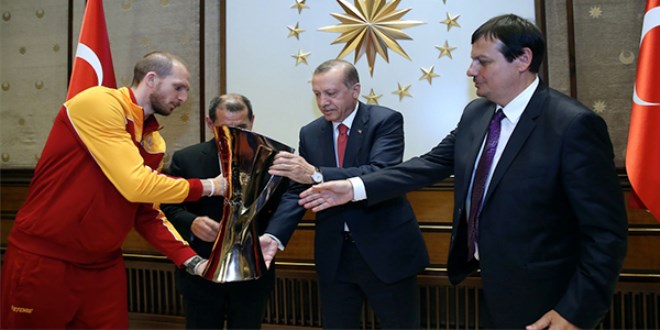 Erdoğan, Eurocup Şampiyonu Galatasaray'ı kabul etti