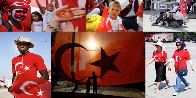 Yenikapı'daki Demokrasi Ve Şehitler Mitingi'nden kareler
