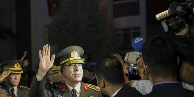 Orgeneral Akar, kahraman astsubayın ailesini ziyaret etti