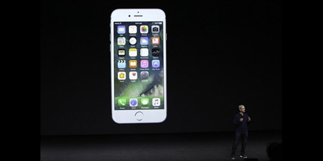 iPhone 7 ve iPhone 7 Plus çıktı işte görüntüleri