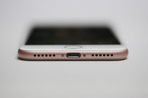 Singapur: 32 GB iPhone 7  1049 Singapur doları  (2289 TL)