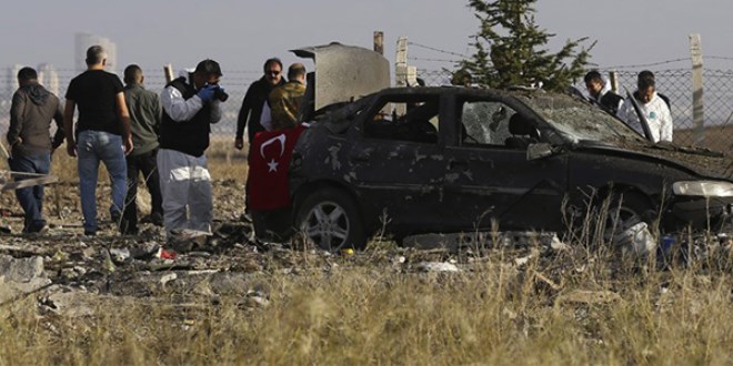 2 canlı bomba Türk Bayrağı ile kendilerini saklamaya çalıştı
