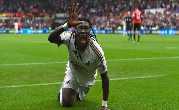 Bafetimbi Gomis<br>  Futbolseverlerin her zaman ilgiyle takip ettiği Afrikalı golcü ekolünün günümüzdeki en bilinen ve etkileyici temsilcilerinden Bafetimbi Gomis attığı gollerden sonra yaptığı panter taklitleriyle aslında kendisinden önce altyapısından yetiştiği kulüp Saint Etienne'de golleri sıralamış (yine kendisi gibi) Afrika kökenli golcü Salif Keita'ya selam gönderiyor. Ne ilginç ki ikilinin gol sevinçleri ve yıldızlaştıkları takımların yanı sıra Fransa'da oynadıkları son kulüp de ortak: Marsilya.