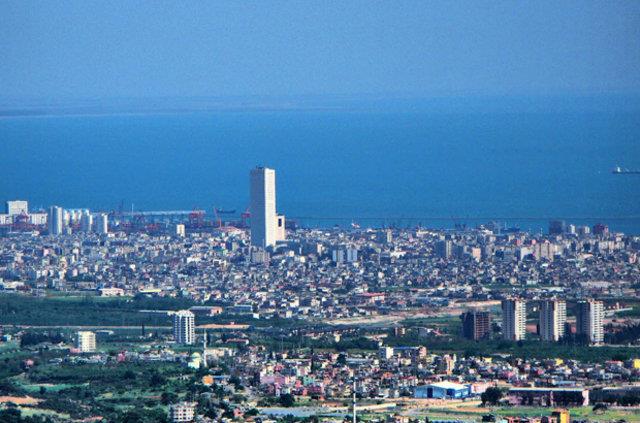 <p><strong>Mersin</strong></p> <p>2015 nüfusu: 1745221</p> <p>2016 nüfusu: 1773852</p> <p>Değişim(%): 1,64</p>