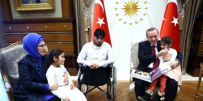 Erdoğan Suriyeli Gözyaşı ve ailesini kabul etti
