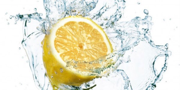 Limonlu su İçmenin faydaları