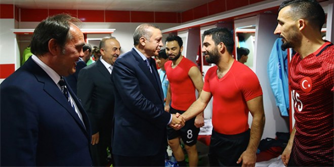 Cumhurbaşkanı Erdoğan soyunma odasına indi
