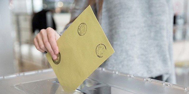Referandum sonrası ilk anket Erdoğan damga vurdu