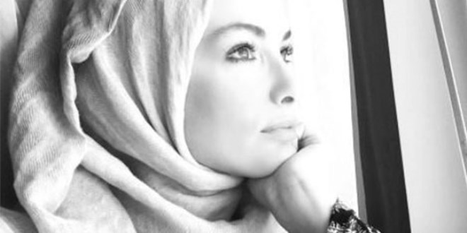 Tesettürlü fotoğrafıyla Miraç Kandili'ni kutladı