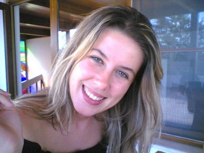 Ancak 2001'de sonra o da köşesine çekildi.