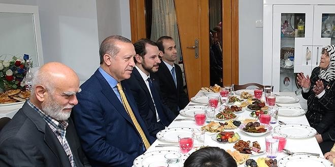 Cumhurbaşkanı Erdoğan'dan şehit ailelerine ziyaret