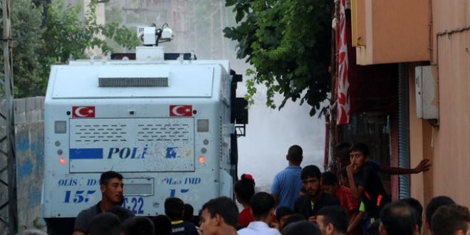 İki aile birbirine girdi: Ortalık savaş alanına döndü!
