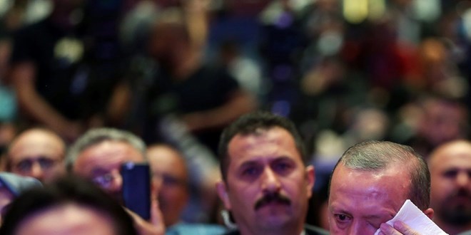 Cumhurbaşkanı Erdoğan gözyaşlarına hakim olamadı