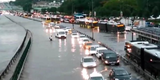 İstanbul yağmura teslim!