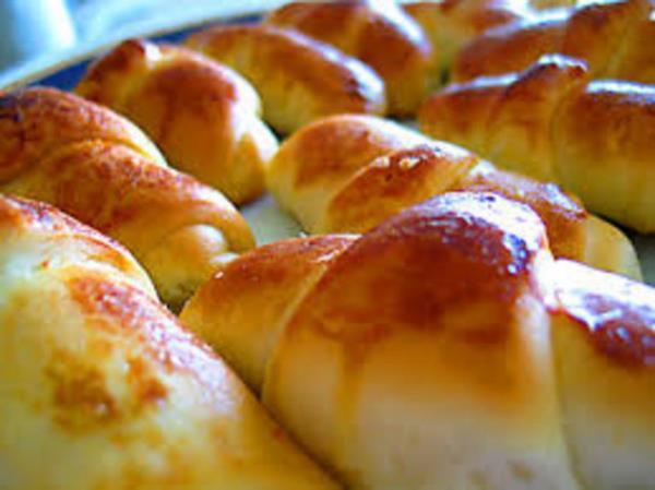 Poğaça, börek: Sabit kalması gereken kan şekerini hızlı yükseltir ve hızlı düşürür.