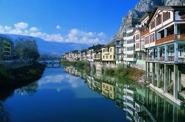 <p>AMASYA</p>  <p> </p>  <p>                                                                                          Kişi Başı Tasarruf Mevduatı (2015): 3.753</p>  <p> </p>  <p>         Kişi Başı Tasarruf Mevduatı (2016): 4.400</p>  <p> </p>  <p>                                  Fark (TL): 647</p>  <p> </p>  <p>         Artış (%): 17,3</p>  <p> </p>  <p>KIRŞEHİR</p>  <p> </p>  <p>              Kişi Başı Tasarruf Mevduatı (2015): 6.618 </p>  <p> </p>  <p>                                        Kişi Başı Tasarruf Mevduatı (2016): 7.769</p>  <p> </p>  <p>                                                             Fark (TL): 1.151</p>  <p> </p>  <p>                Artış (%): 17,4</p>  <p> </p>  <p> </p>