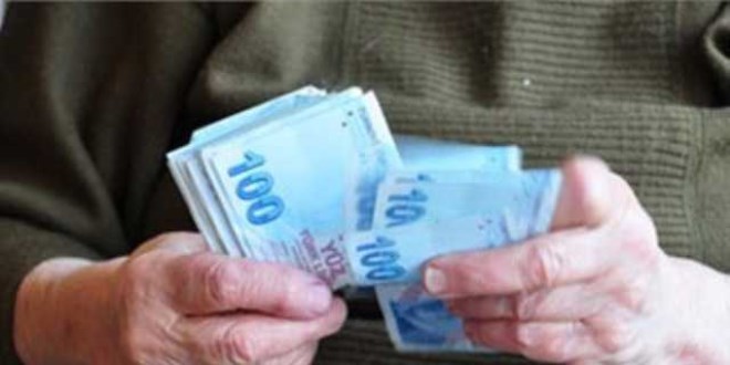 Kamuda 30 yıldan fazla hizmeti olan memur...