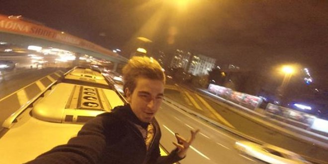 Yok böyle çılgınlık... Metrobüsün üstünde ölümle dans