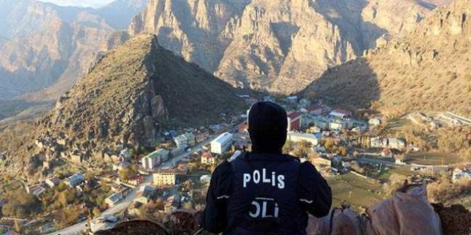 Polis ve asker sınırın sıfır noktasında!