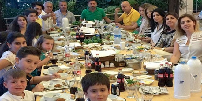 İzzet Yıldızhan çocukların sayısını 9 yaptı!