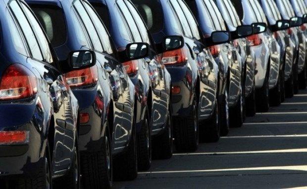 2018 yılı Mart ayı sonunda otomobil pazarı segmentinin yüzde 83,55’ini vergi oranları düşük olan A, B ve C segmentlerinde yer alan araçlar oluşturdu. Segmentlere göre değerlendirildiğinde, en yüksek satış adetine yüzde 56,07 pay alan C (68.580 adet) segmenti ve ardından yüzde 26,97 pay ile B (32.990 adet) segmenti ulaştı.