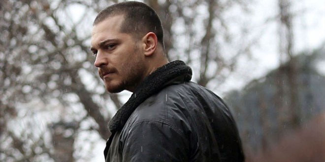 Çağatay Ulusoy'ın Netflix dizisinde sürpriz gelişme!