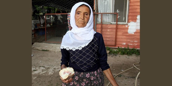 Ekmeğin içinden takma damak çıktı