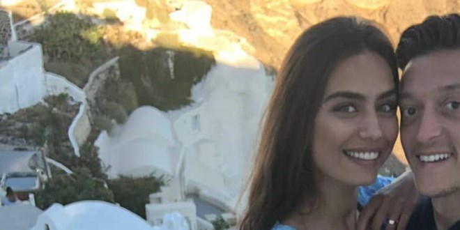 Mesut Özil'den Amine Gülşe'ye 15 milyon TL'lik düğün hediyesi