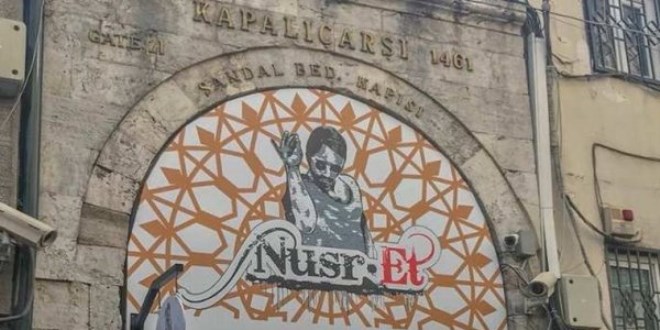 Kapalıçarşı'daki Nusret tabelası