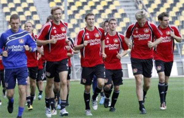 42) Bayer Leverkusen (53.637)