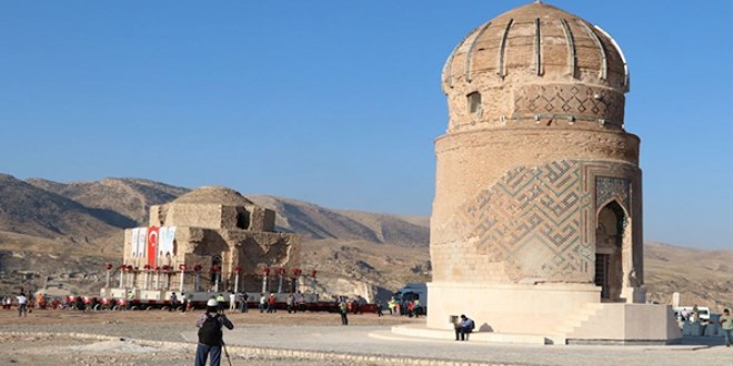 650 yıllık tarihi Artuklu Hamamı taşındı