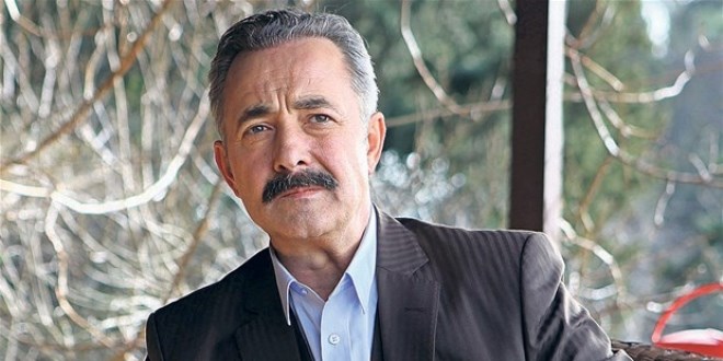 Mehmet Aslantuğ ekranlara dönüyor