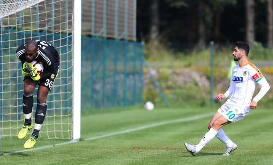 Bir forvet arkası pozisyonunda Türkiye için yeterli bir futbolcu. 4 milyon, şu şartlarda ciddi bir bonservis ücretidir. Emre, kendisi için en doğru kararı verdi. Oyuncunun duruşunu kutlamak lazım. Hayırlısı olsun.