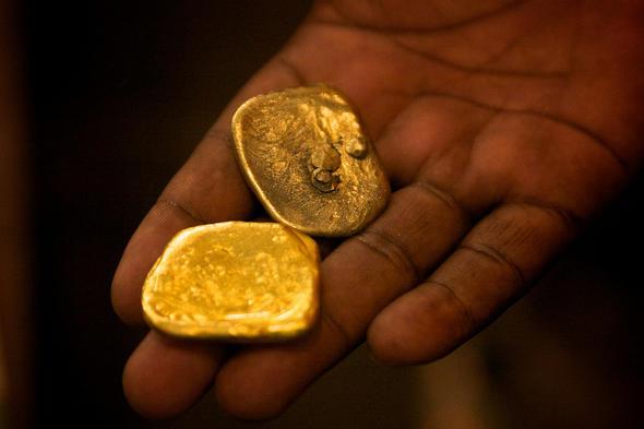 14- Portekiz    Altın rezervi (ton): 382,5  <br>  15- Suudi Arabistan  <br>  Altın rezervi (ton): 323,1  <br>  16- Kazakistan  <br>  Altın rezervi (ton): 321,8