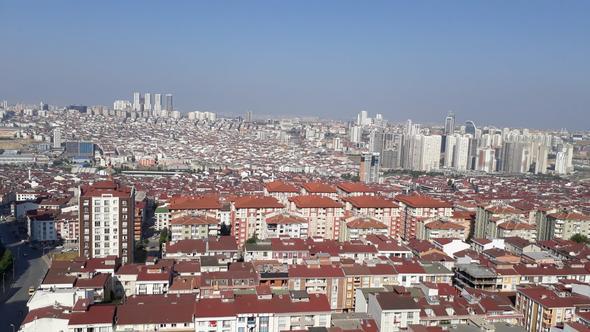 Esenyurt’ta satılık konutların fiyatları %24.51 artış gösterdi. İlçedeki satılık konutların ortalama satış fiyatı 201.100 TL, ortalama konut büyüklüğü 100 metrekare, ortalama metrekare birim fiyatı 2.011 TL, konut yatırımının geri dönüş ise 19 yıl.