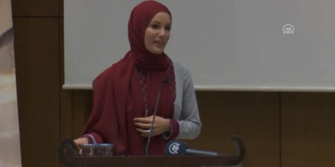 Ünlü oyuncu Gamze Özçelik tesettüre girdi