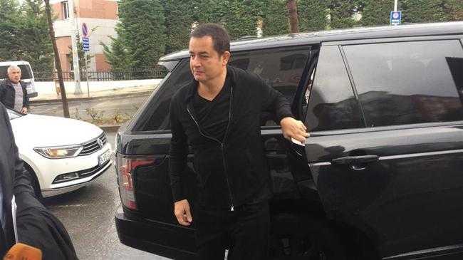 Taraflar aile yaşantıları, boşanma süreci ve birbirlerinin yakınlarıyla ilgili olarak basın, radyo, sosyal medya, televizyon ve internet siteleriyle birlikte üçüncü kişi, kurum ile kuruluşlara hiçbir şekilde yazılı veya sözlü açıklama yapamayacaklar.