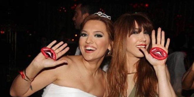 Demet Akalın paylaştı... Ortalık karıştı!