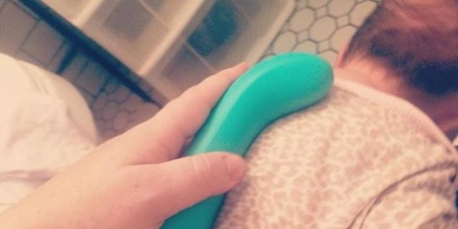 Bebeğinin hastalığı için vibratör kullanan anne viral oldu