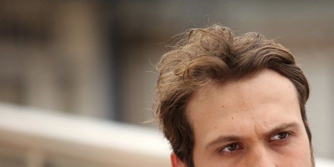 Aras Bulut İynemli: Hayat herkese darbeler vuruyor