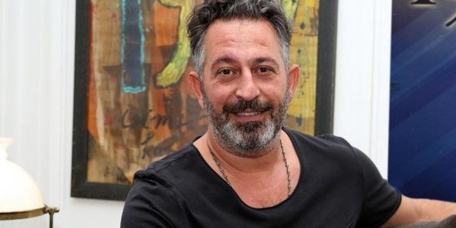 'Filmim çıkıyor diye sempatik görünmek için söz verdiğim piyanoyu takdim ediyorum'