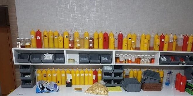 Evini elektronik sigara imalathanesine çevirmiş