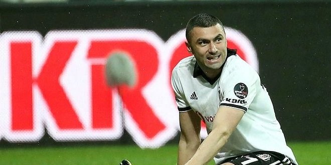 Burak Yılmaz sahada kayboldu