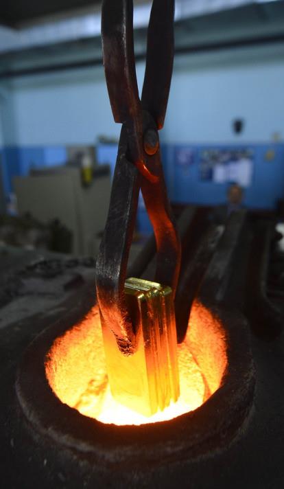 Cumhuriyet Altını kendi içinde ikiye ayrılıyor, ziynet ve sikke grubu... Bunların birbirinden ayrılan beşer türü var. Cumhuriyet ziynet tam denildiğinde 7.016 gram Cumhuriyet altınından bahsedilirken, Sikke(Ata) denilince de tamı 7,216 gram olarak anlaşılması gerekiyor.