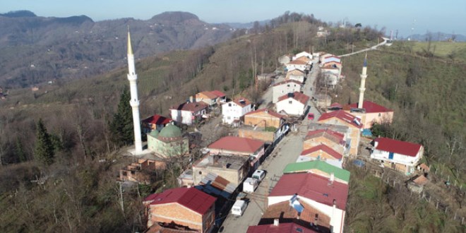 Samsun'da ilginç görüntü bir adımla il değiştiriyorlar