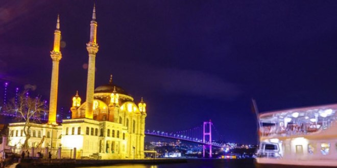İstanbul'da köprüler epilepsiye dikkati çekmek için mora büründü