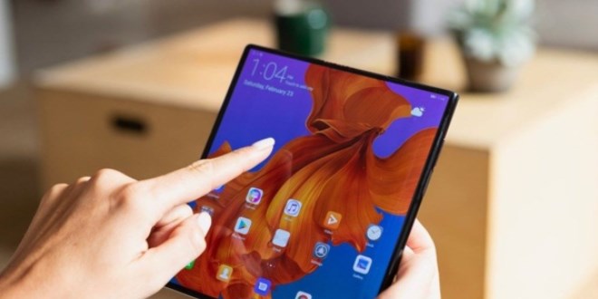Bu telefon katlanıyor! Huawei sıradışı telefonu Mate X'i tanıttı