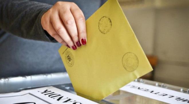 AK Parti'nin oy oranı kaç?  <br> Reuters'ın aktardığına göre, AK Partili yetkililer, genel merkezin yaptığı anketlerde Türkiye genelinde AK Parti'nin oy oranının yüzde 36.8-38 aralığına geldiğini, MHP'nin ise yüzde 10.5-11 aralığında olduğunu belirtiyorlar.